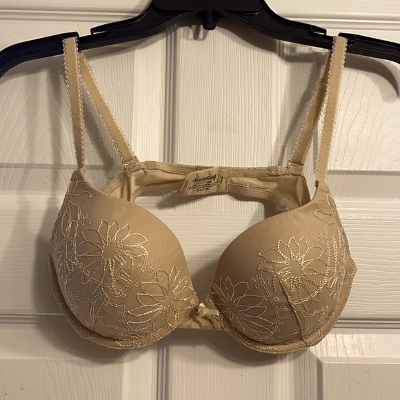 Lily of France Embroidered Floral Push-Up Bra - Picture 1 of 4